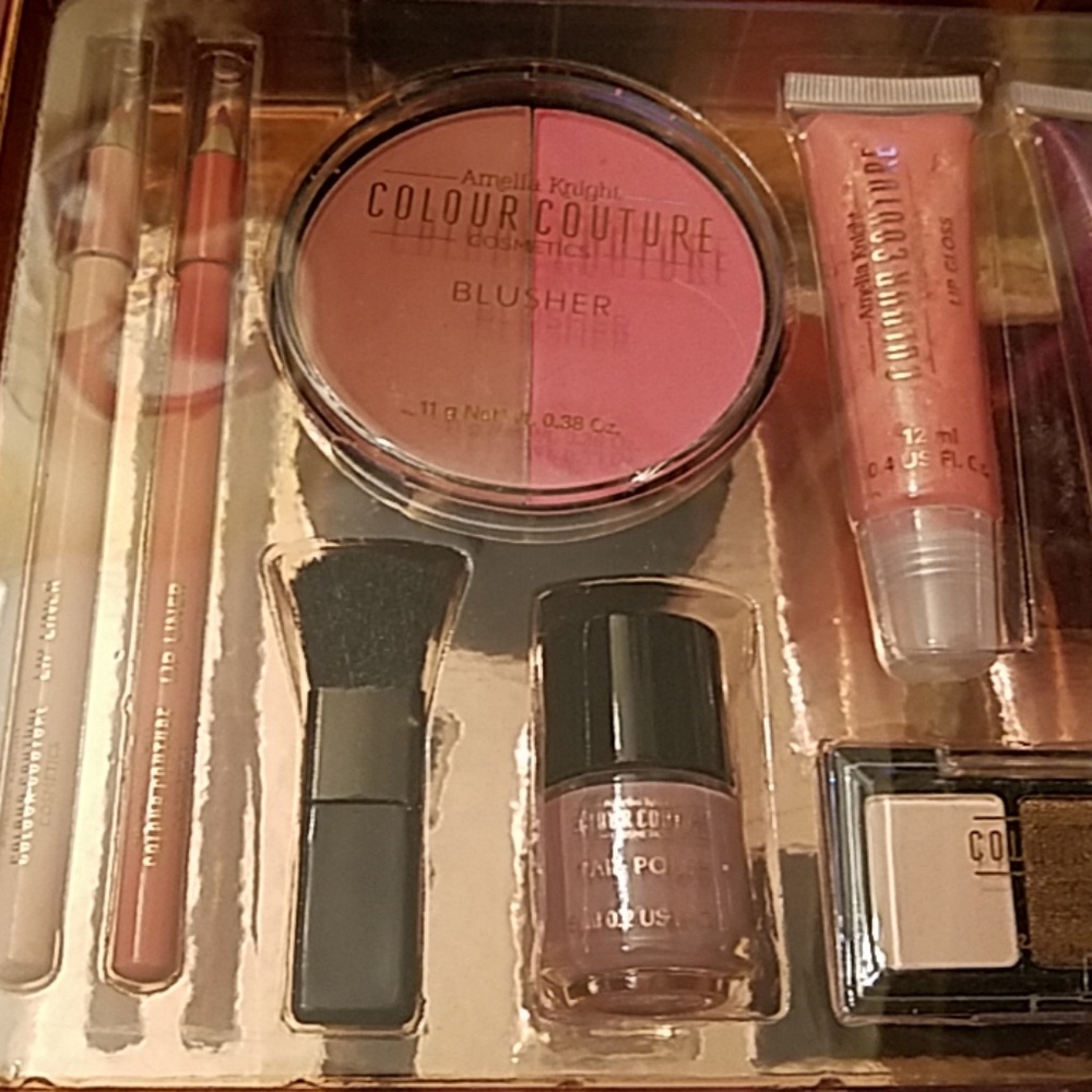 Color Couture Makeup Kit - Picture 6 of 8